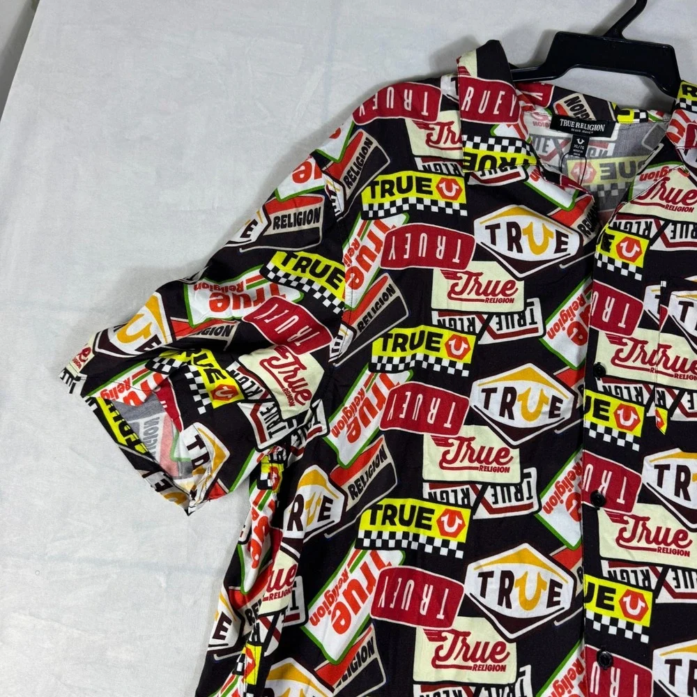 NWT True Religion Mens Button Up Camp Shirt Black All-Over Print Short Sleeve XL
